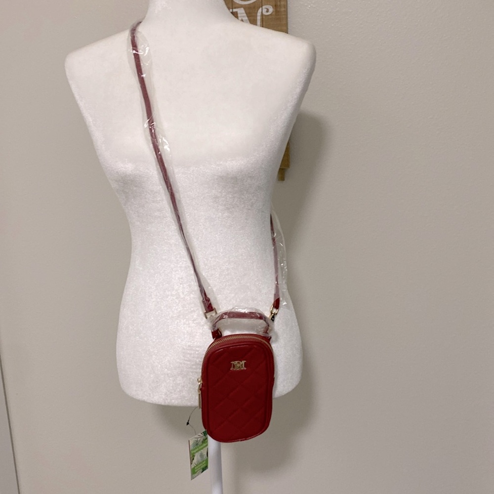 NWT: Women’s Badgley Mischka Phone Case Purse.